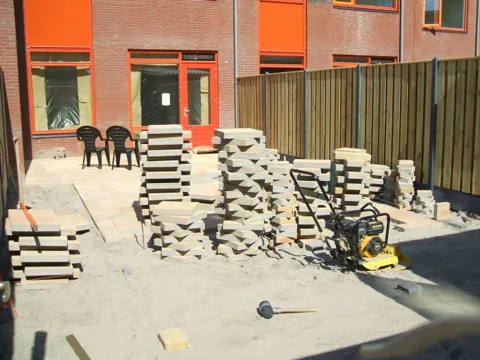 Tuinproject van Hovenier Klavertje 4: aanleg en bestrating