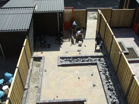 Tuinproject van Hovenier Klavertje 4: aanleg en bestrating