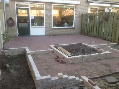 Tuinproject van Hovenier Klavertje 4: houtwerk en vlonders