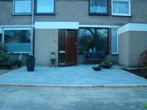 Tuinproject van Hovenier Klavertje 4: aanleg en bestrating